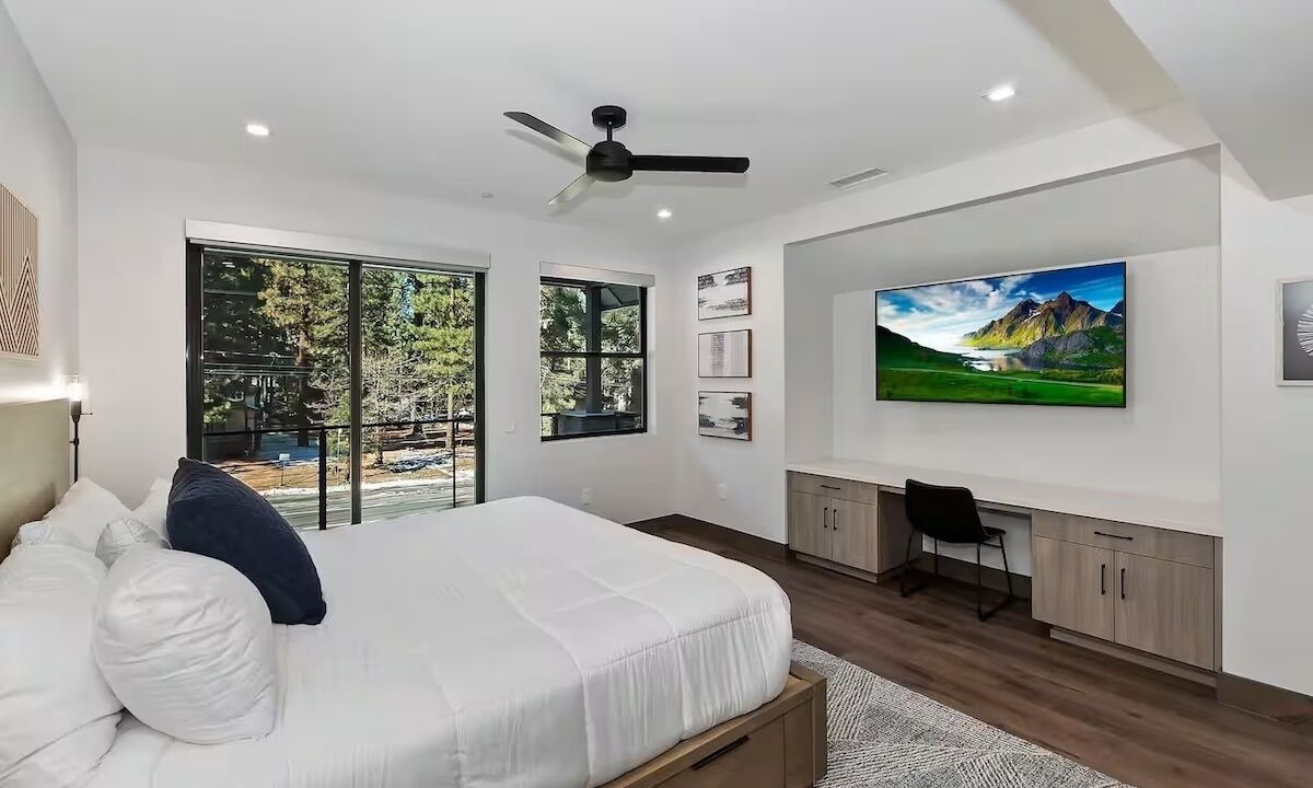 Photo of Bedroom in Summit Estates