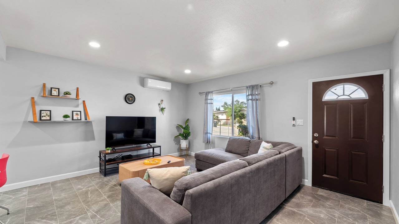 Photo of Livingroom in South San Gabriel