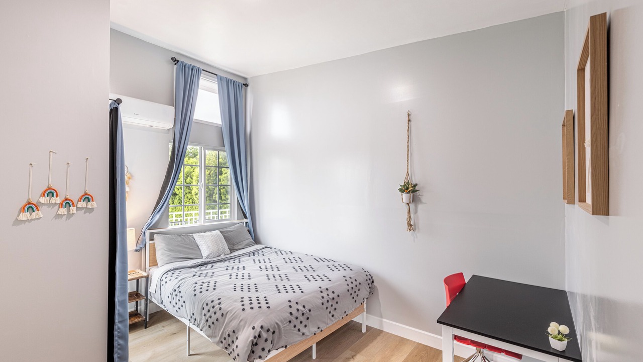 Photo of Bedroom in South San Gabriel