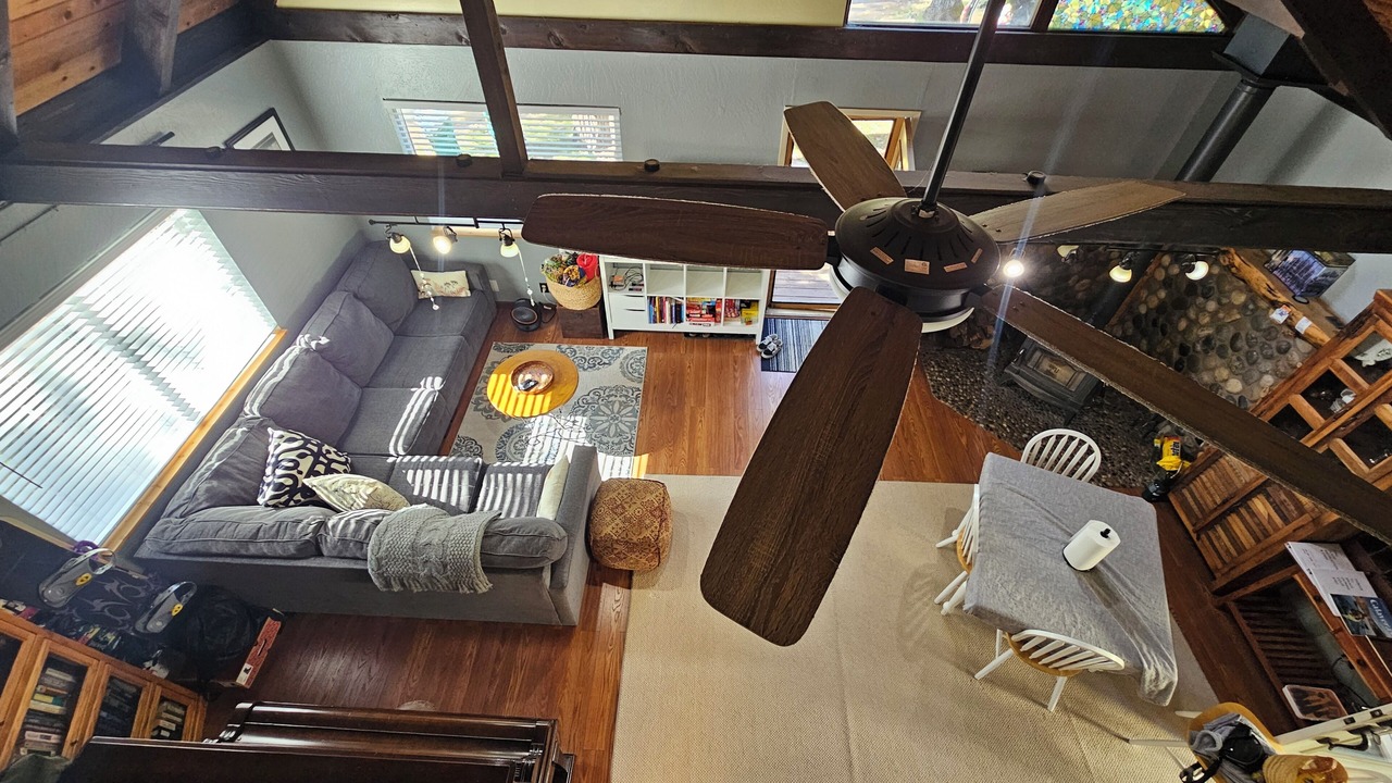 Photo of Livingroom in Twain Harte