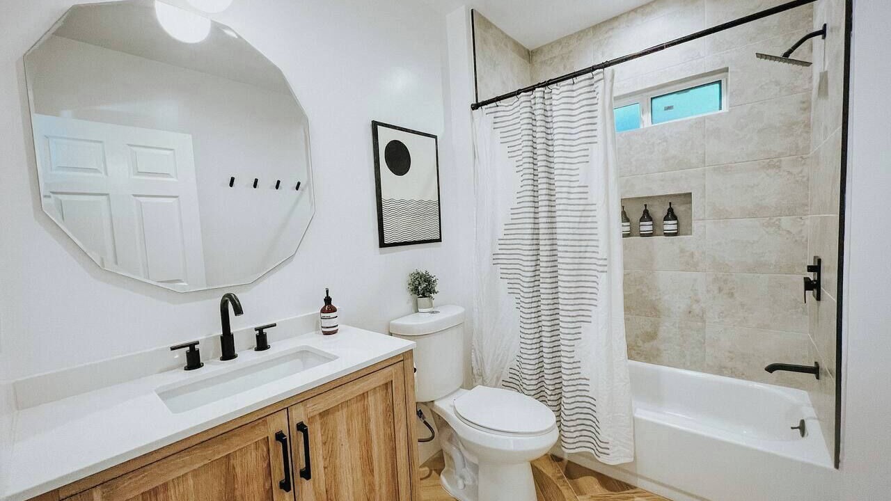 Photo of Bathroom in Altadena