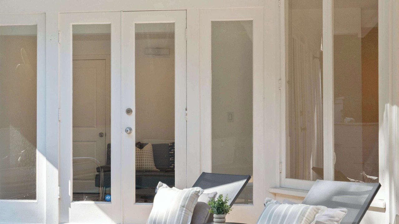 Photo of Bedroom in Beverly Glen