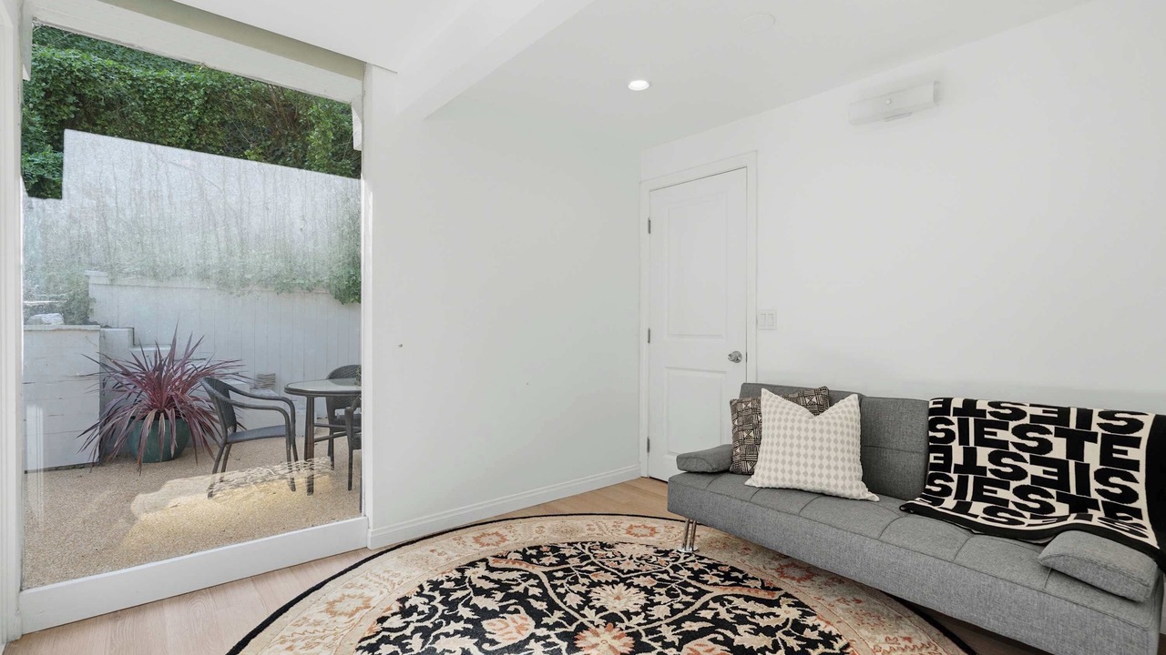 Photo of Bedroom in Beverly Glen