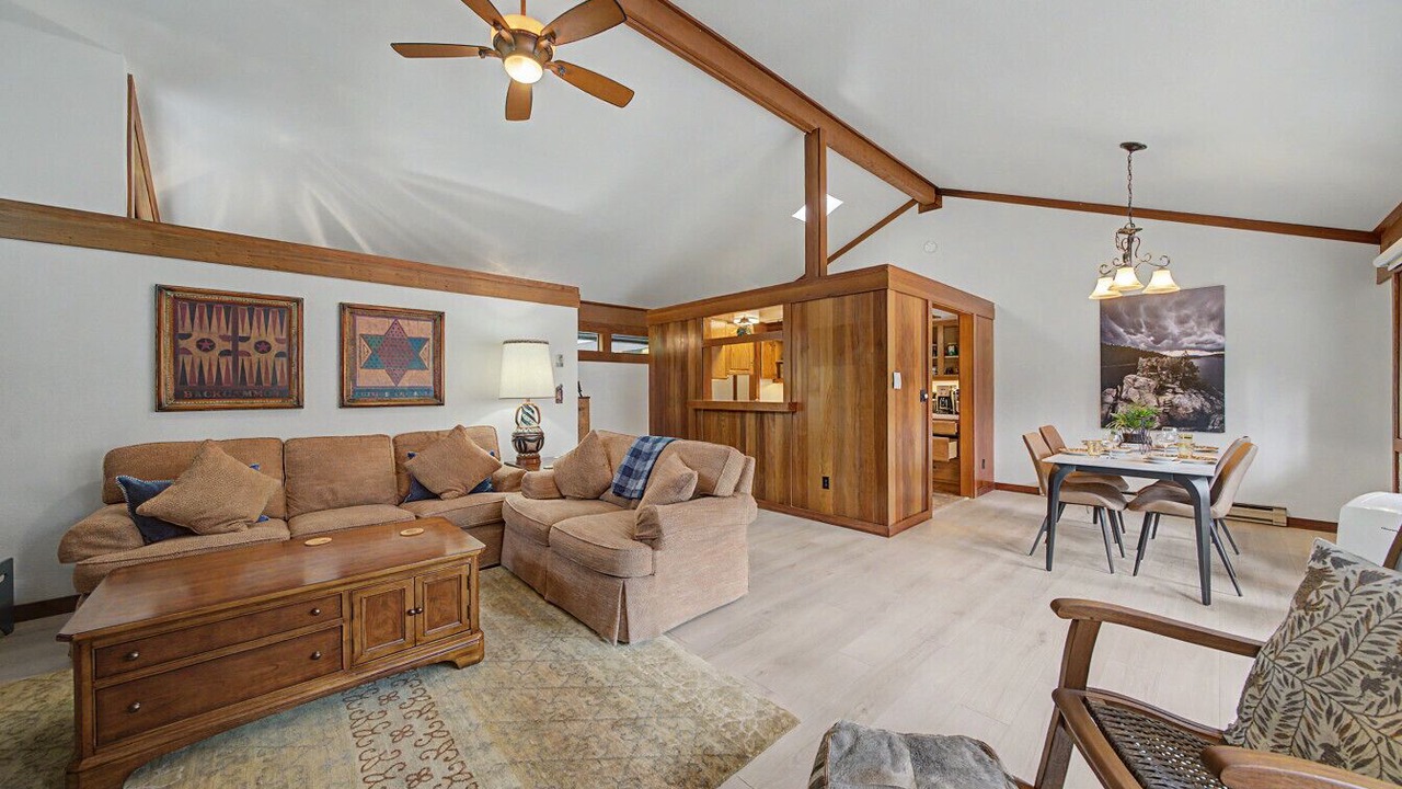 Photo of Livingroom in Graeagle