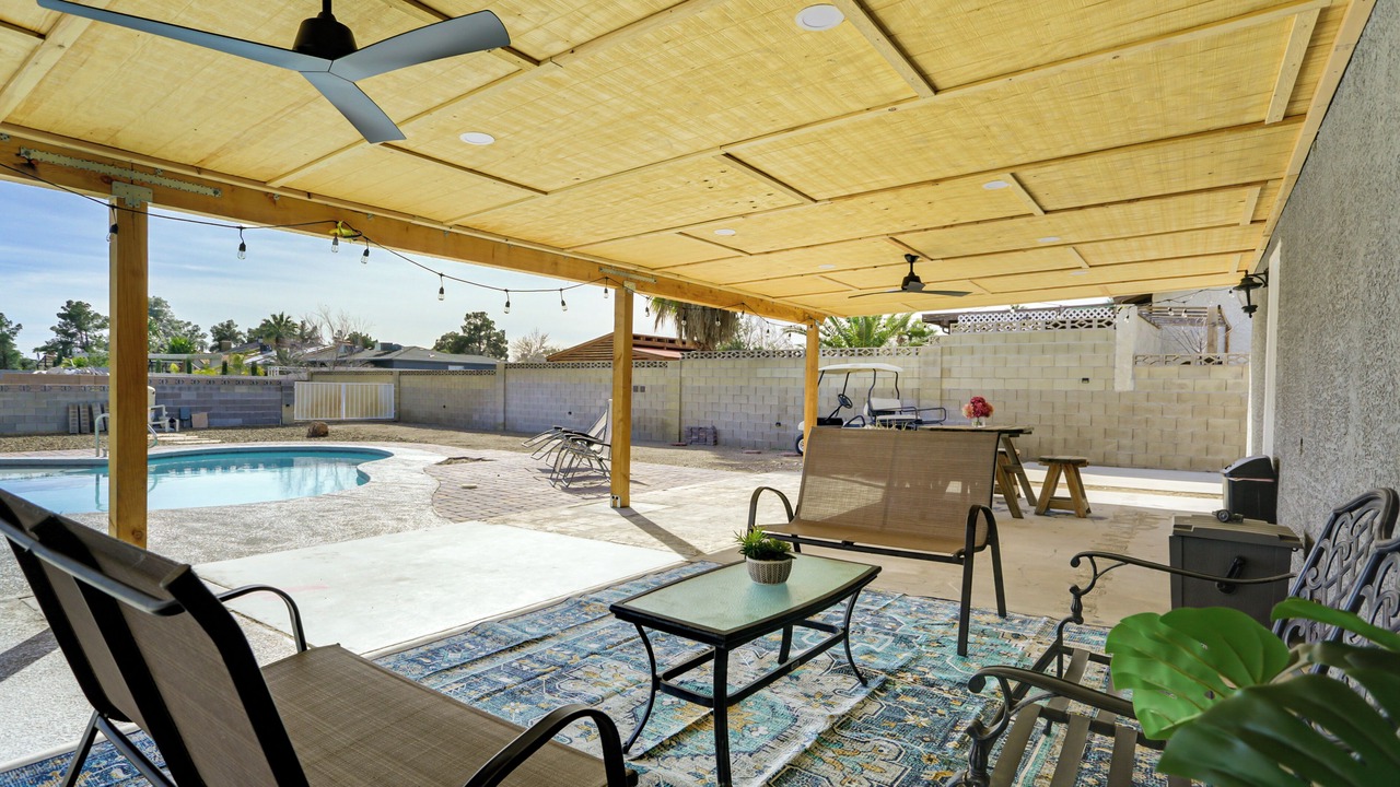 Photo of Patio Balcony in Rainbow Park