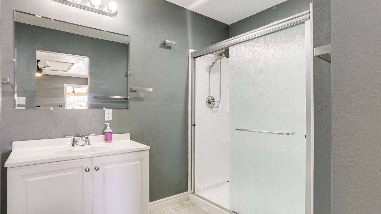 Photo of Bathroom in Rainbow Park