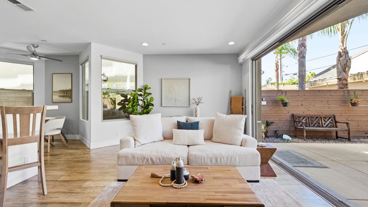 Photo of Livingroom in Crown Point