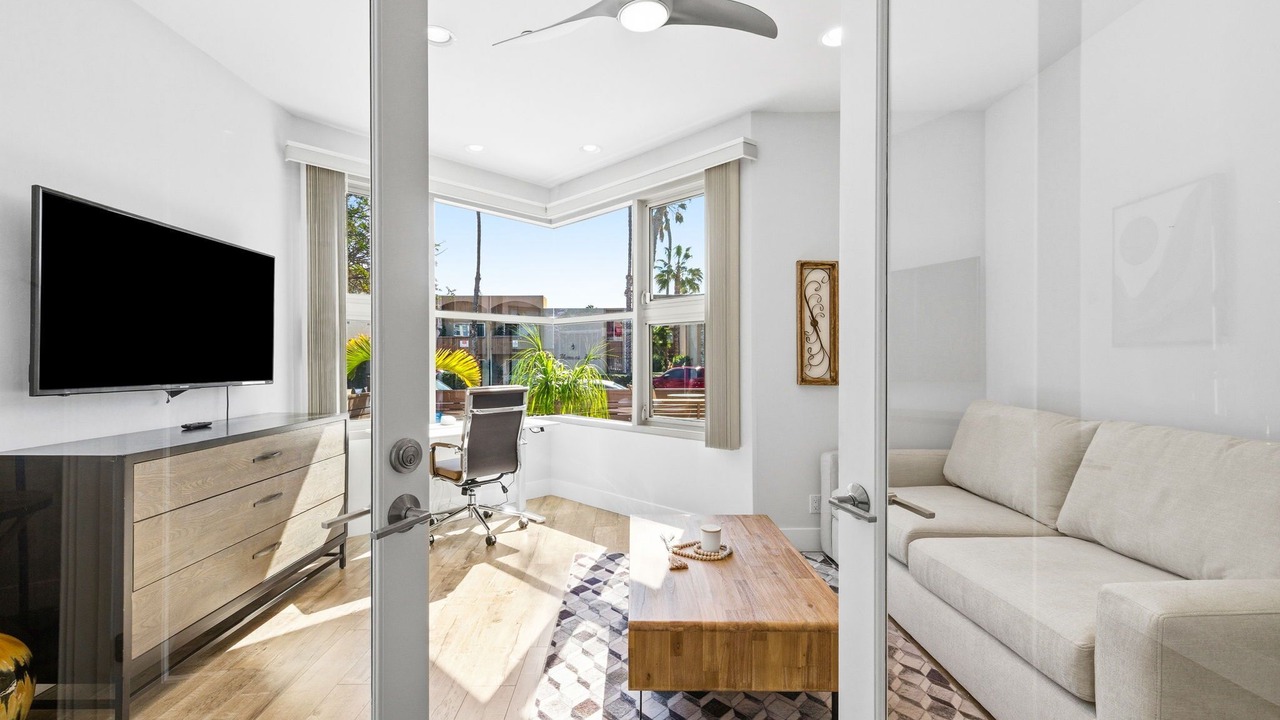 Photo of Livingroom in Crown Point