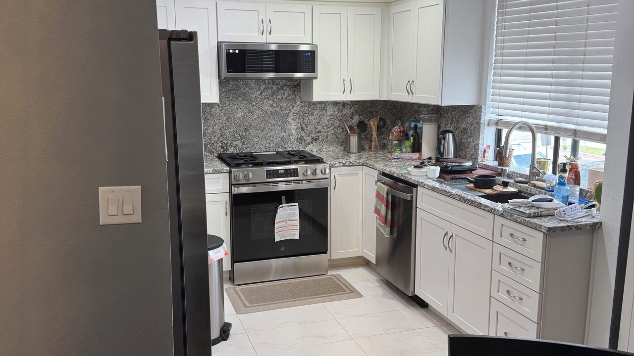 Photo of Kitchen in Canoga Park
