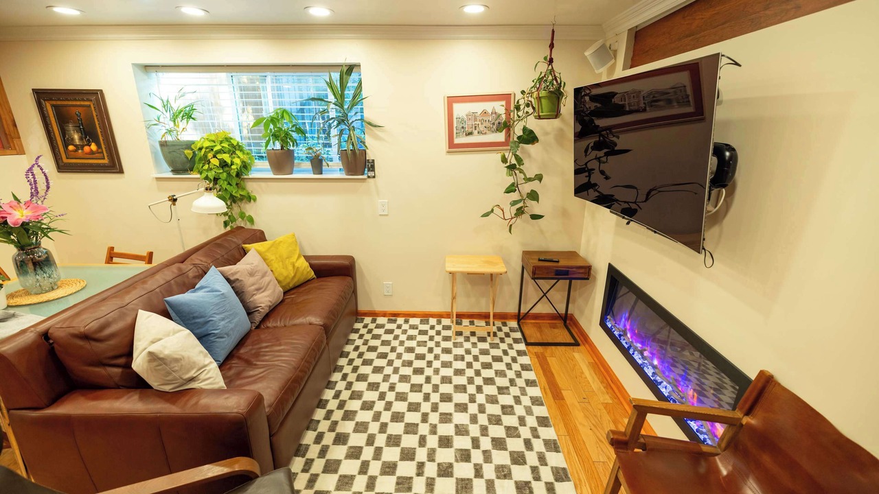 Photo of Livingroom in Fairview Park