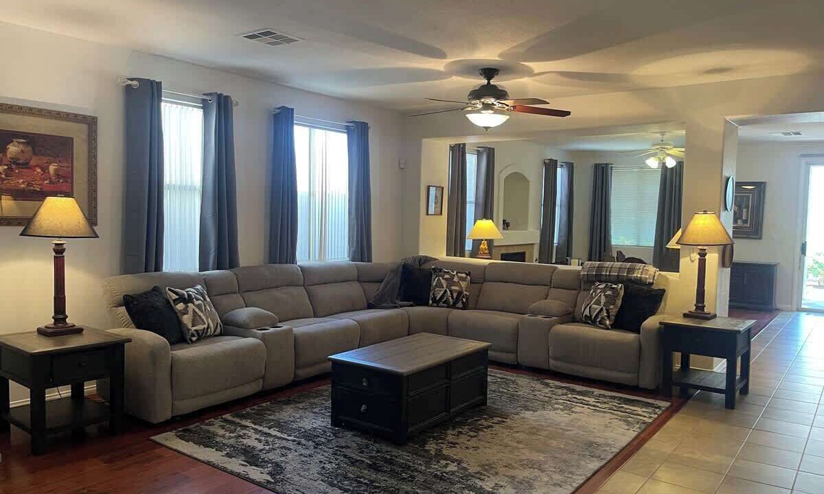 Photo of Livingroom in McCullough Hills