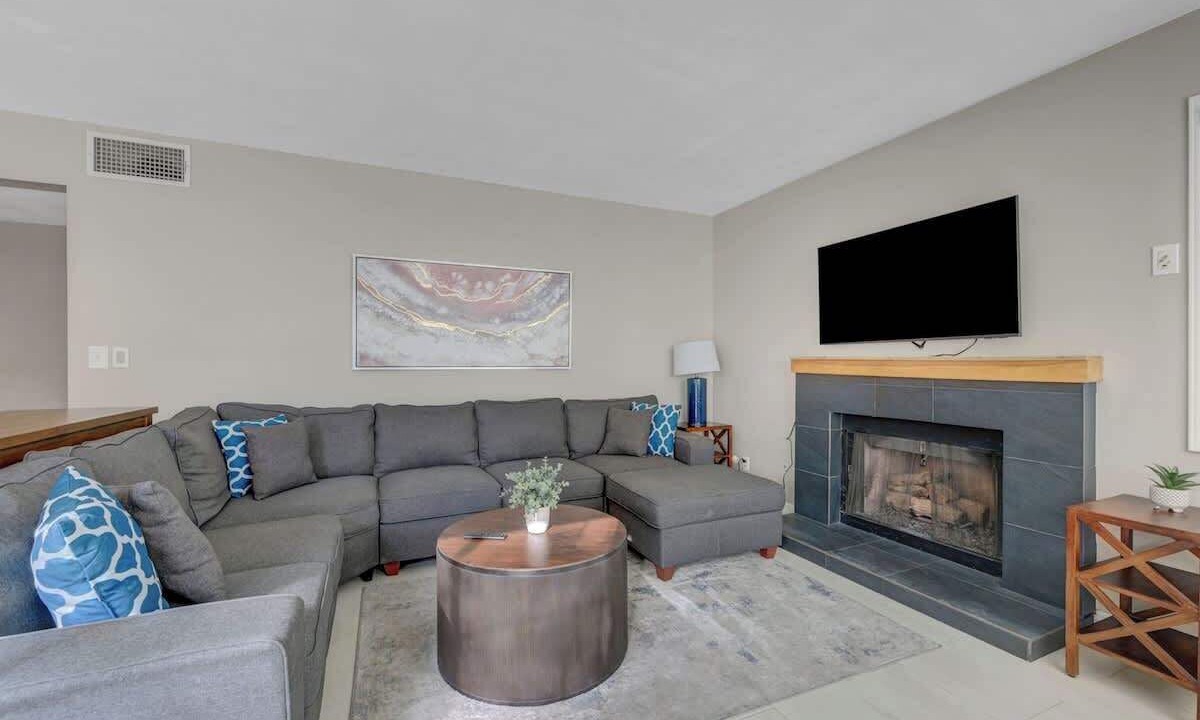 Photo of Livingroom in Green Valley North