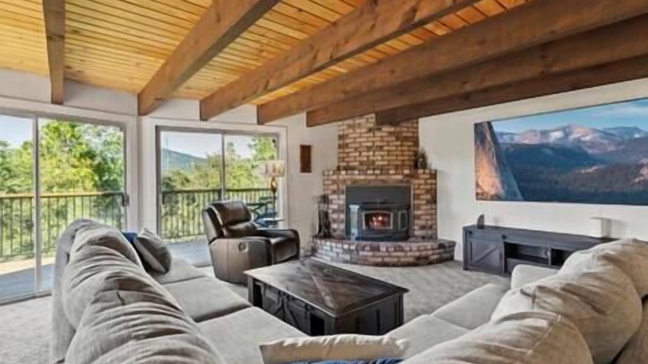 Photo of Livingroom in Mono Vista