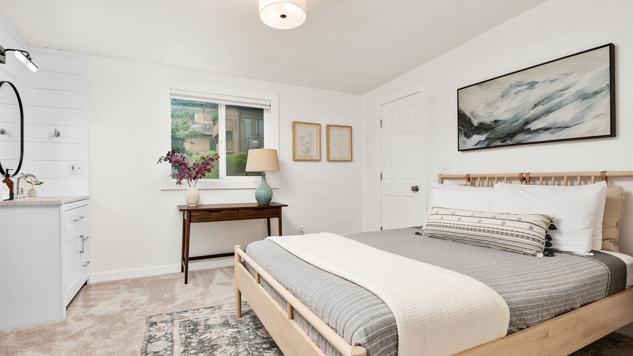 Photo of Bedroom in Oceanside