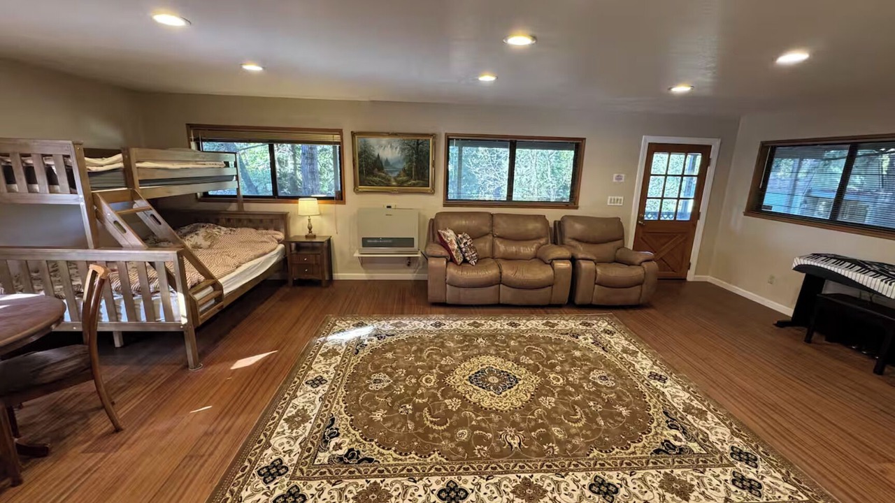 Photo of Bedroom in Phoenix Lake-Cedar Ridge