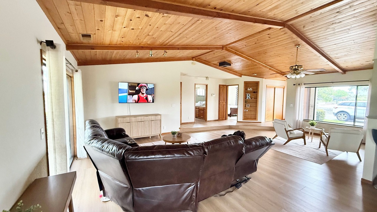 Photo of Livingroom in Corning