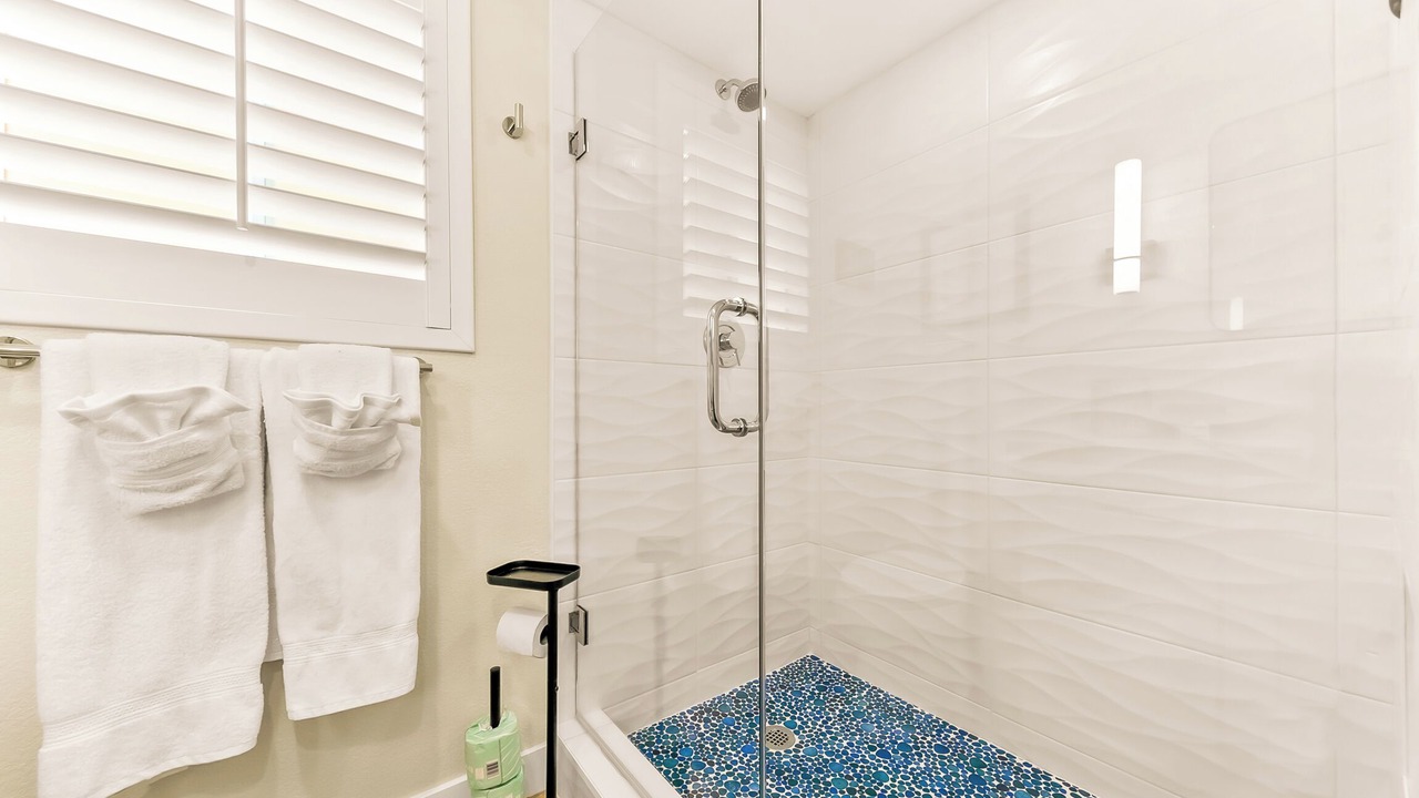 Photo of Bathroom in South Mission Beach