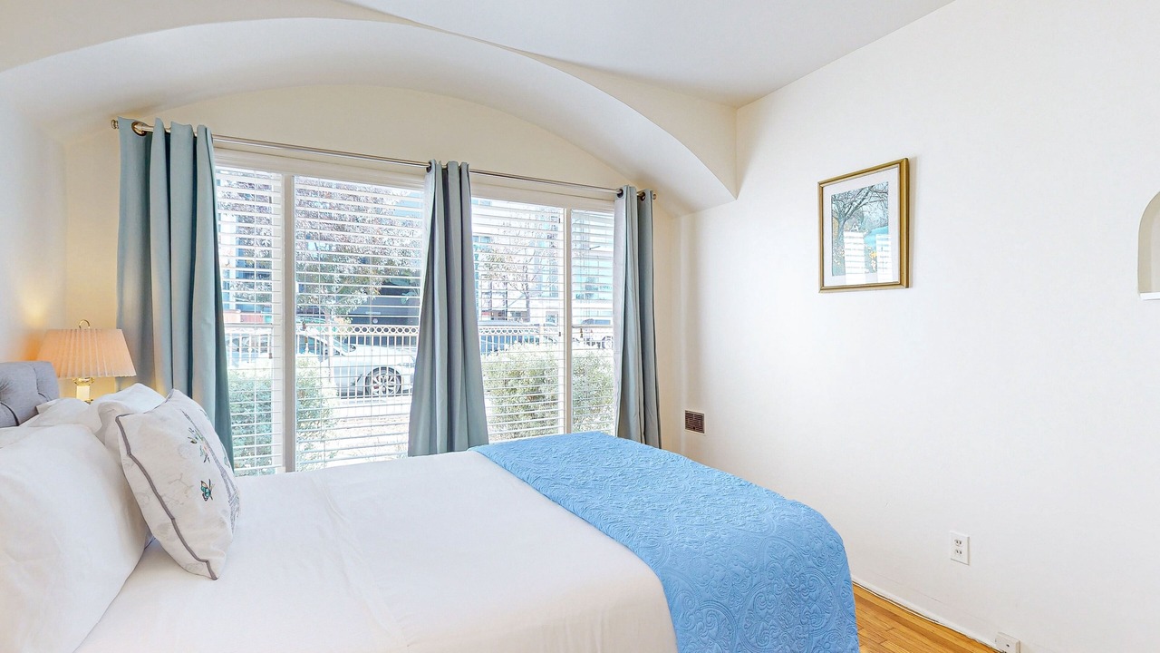 Photo of Bedroom in Little Italy