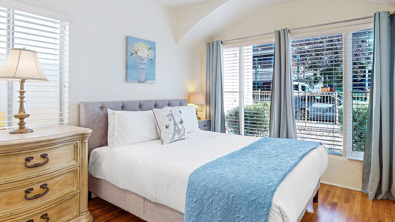 Photo of Bedroom in Little Italy