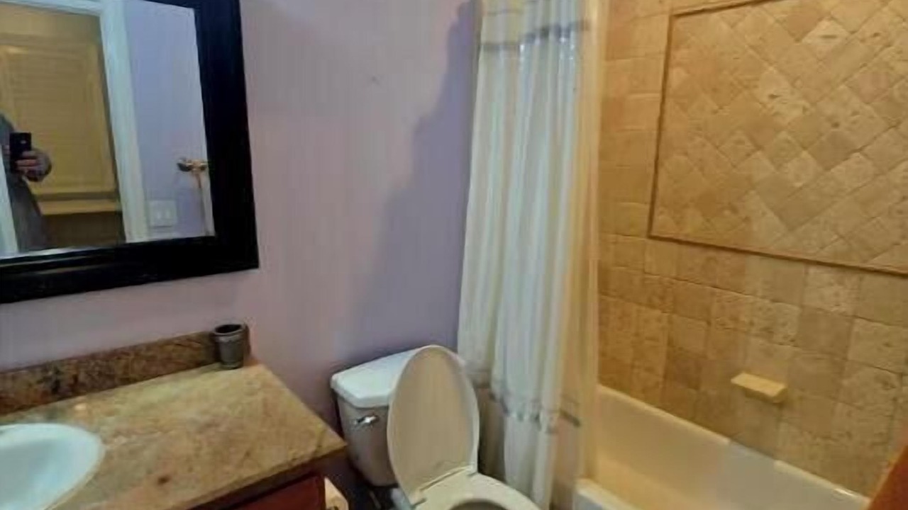 Photo of Bathroom in Centennial Hills