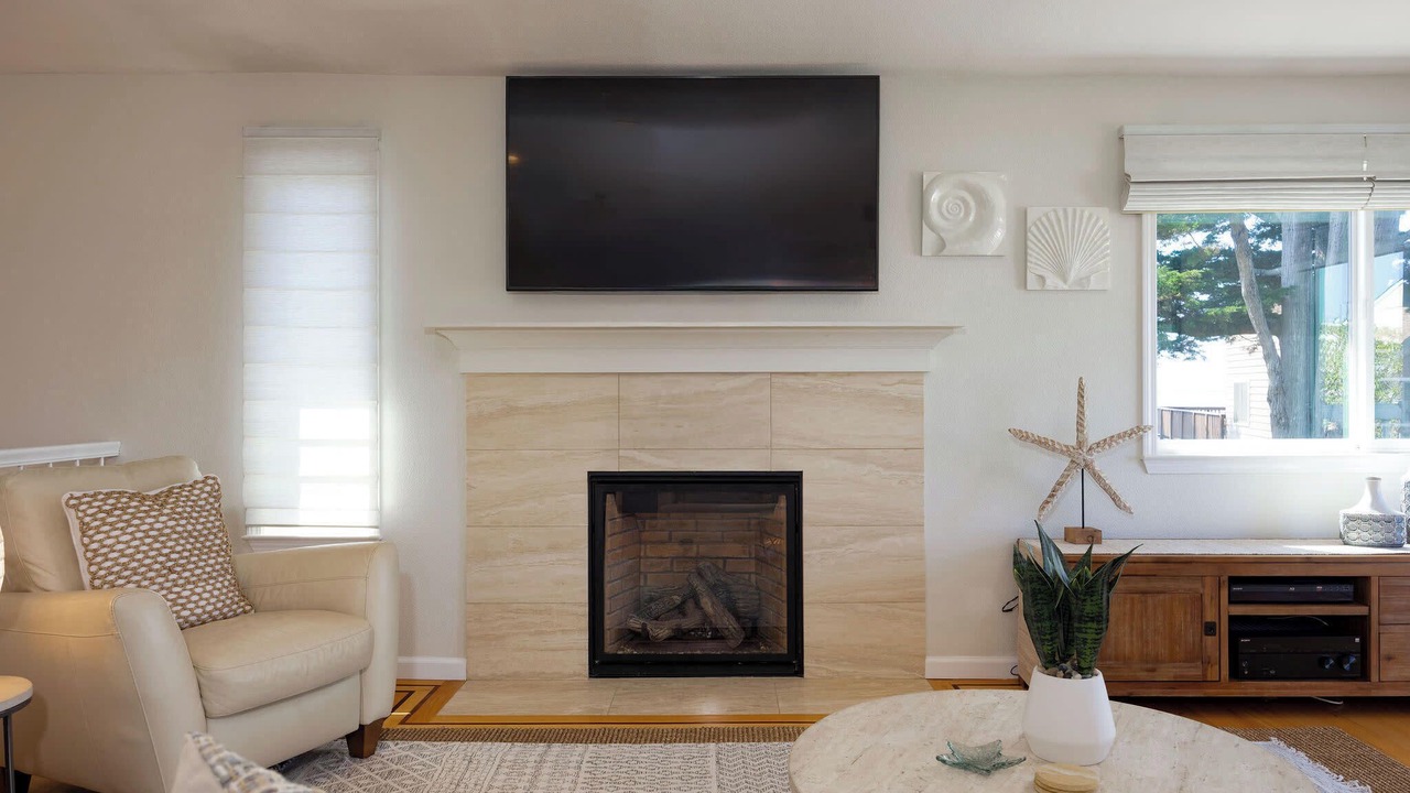 Photo of Livingroom in Moss Beach