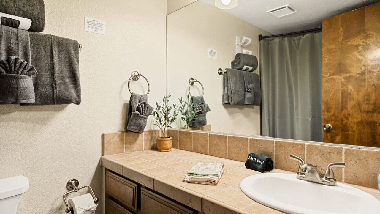 Photo of Bathroom in Summit Estates