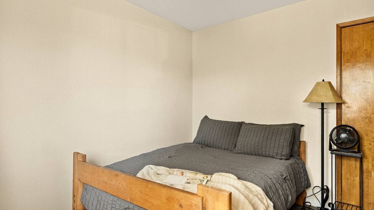 Photo of Bedroom in Summit Estates