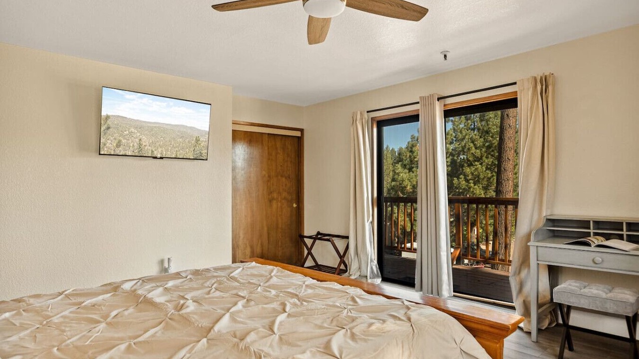 Photo of Bedroom in Summit Estates