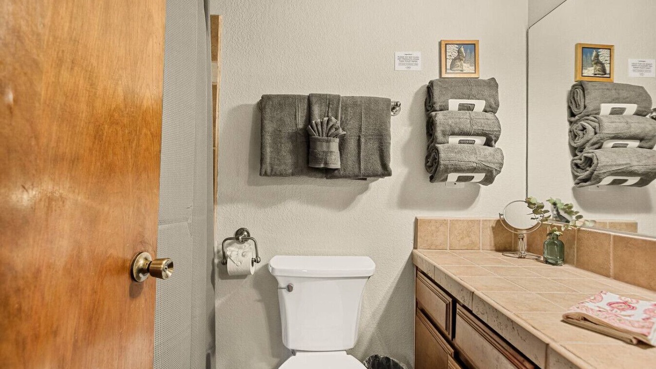 Photo of Bathroom in Summit Estates