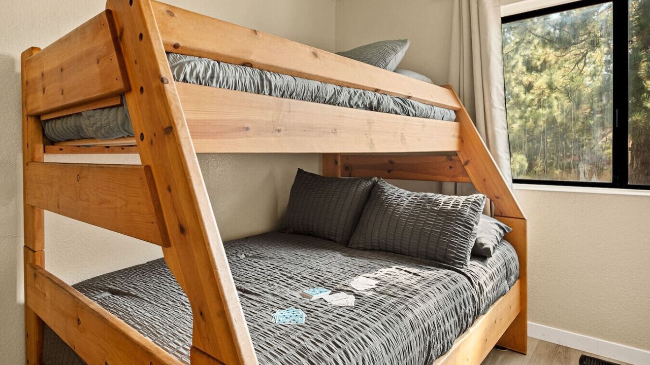 Photo of Bedroom in Summit Estates