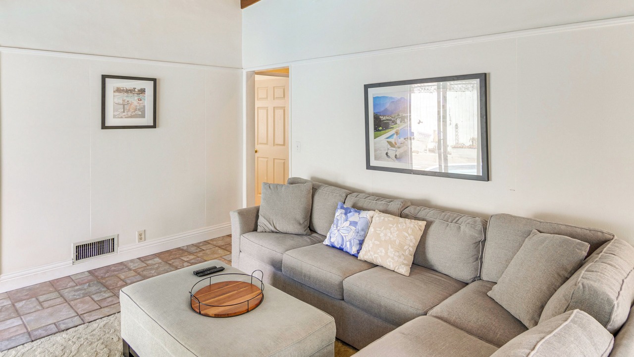 Photo of Livingroom in Studio City