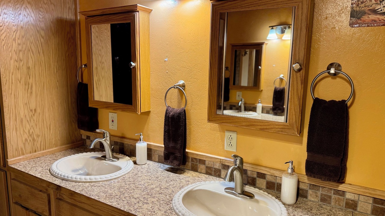 Photo of Bathroom in Cobalt