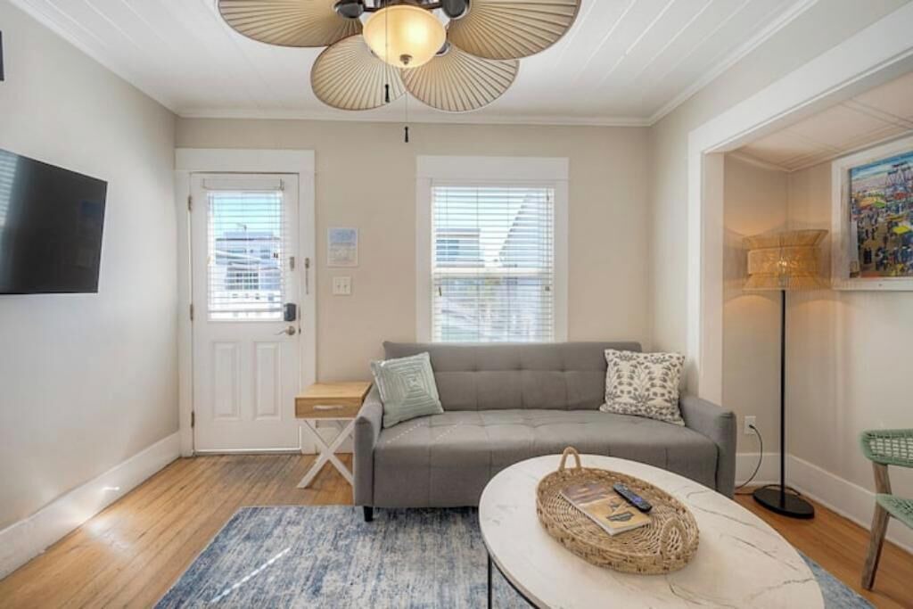 Photo of Livingroom in Mission Beach