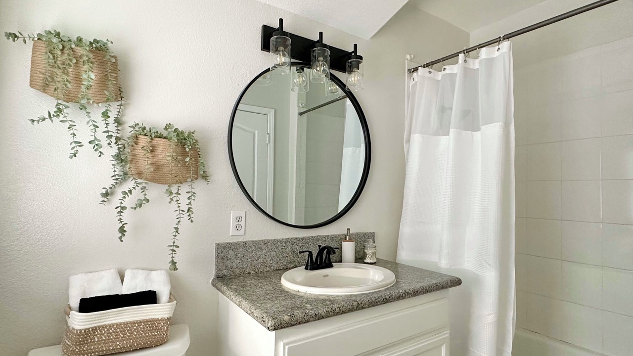 Photo of Bathroom in Baldwin Park
