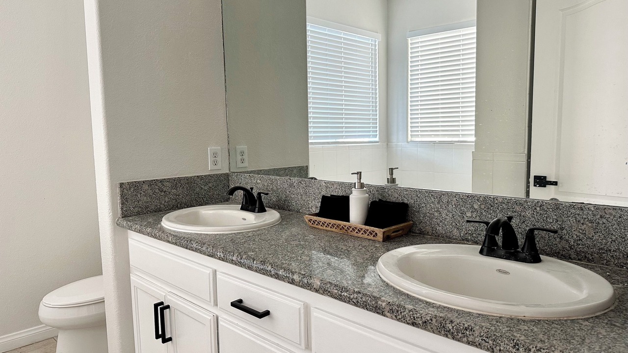 Photo of Bathroom in Baldwin Park