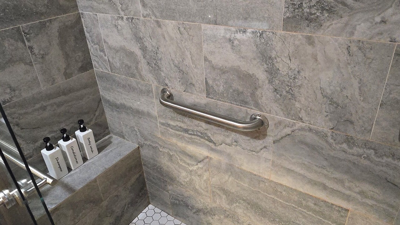 Photo of Bathroom in Zigzag