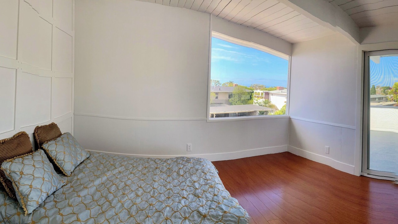 Photo of Bedroom in Corona del Mar