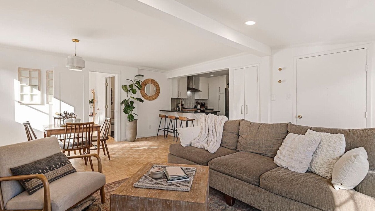 Photo of Livingroom in Chico