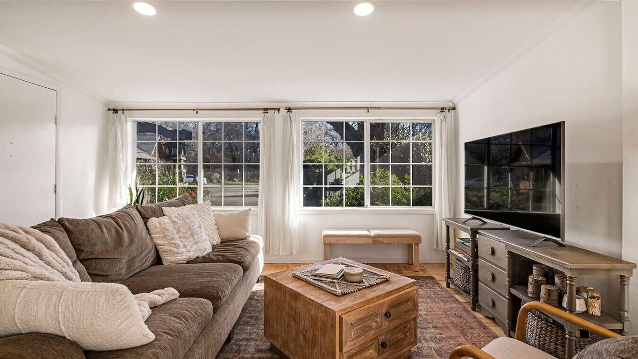 Photo of Livingroom in Chico