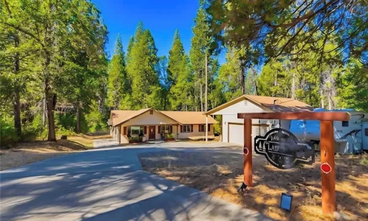 Photo of Outdoor in Mariposa