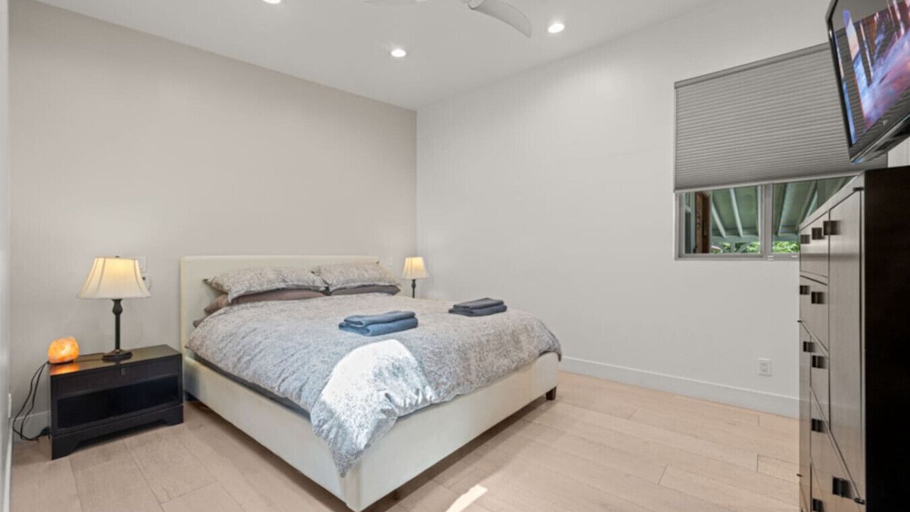 Photo of Bedroom in Woodland Hills