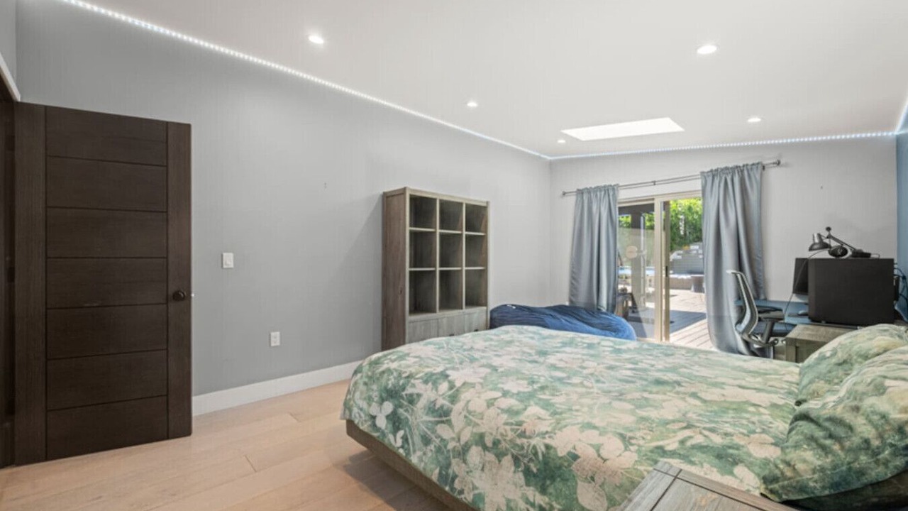 Photo of Bedroom in Woodland Hills