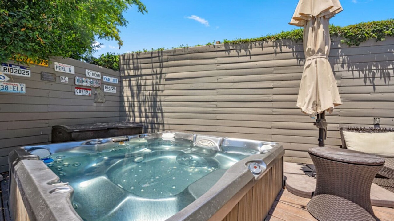 Photo of Outdoor in Woodland Hills