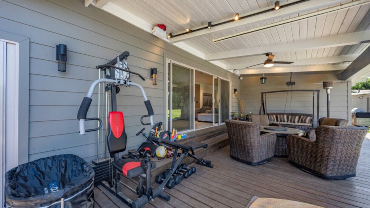 Photo of Patio Balcony in Woodland Hills