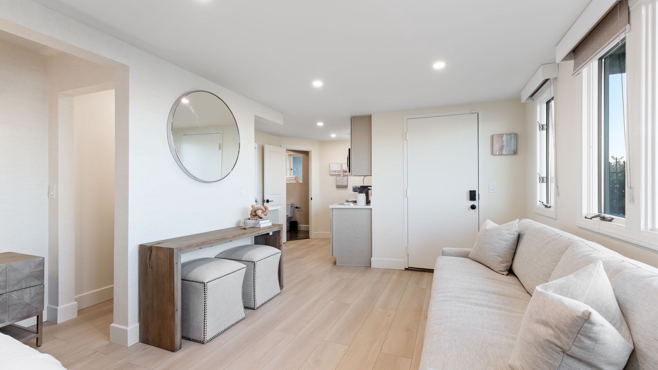 Photo of Livingroom in Village of La Jolla