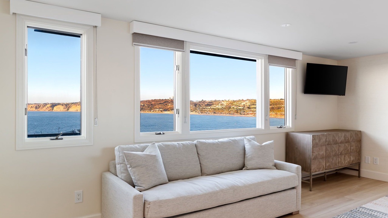 Photo of Livingroom in Village of La Jolla