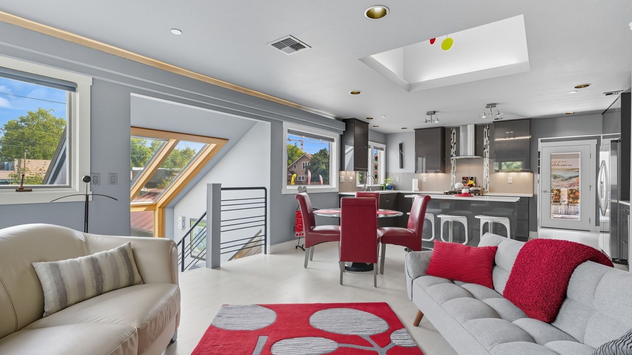 Photo of Livingroom in Hough