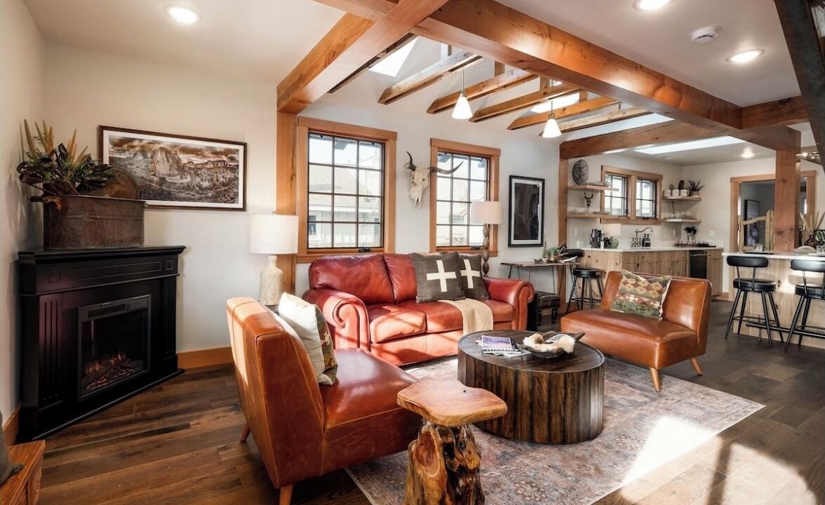 Photo of Livingroom in Old Bend