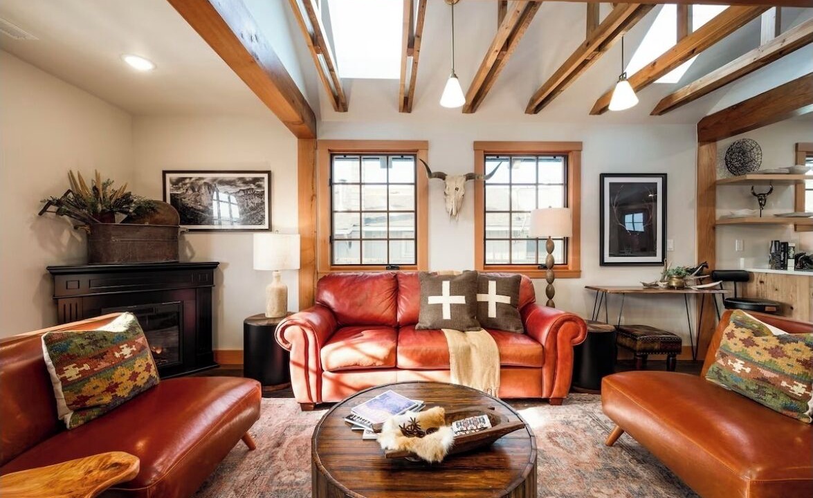 Photo of Livingroom in Old Bend