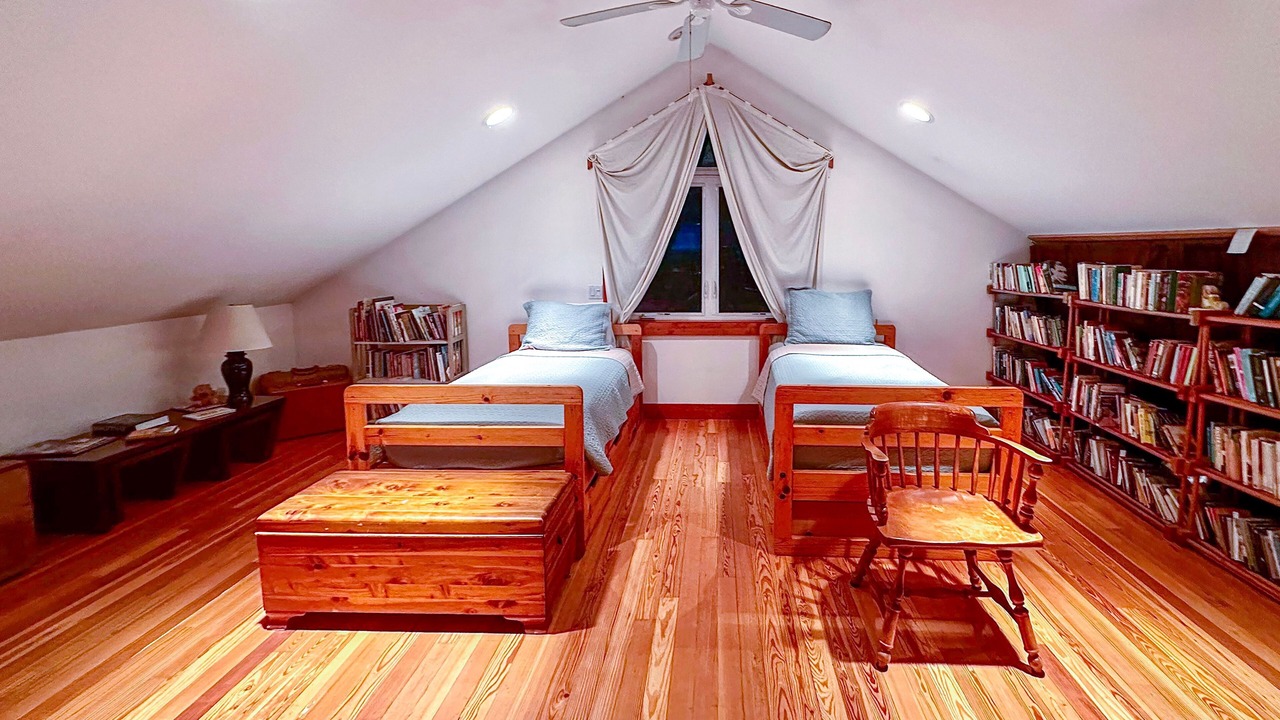 Photo of Bedroom in Port Orford